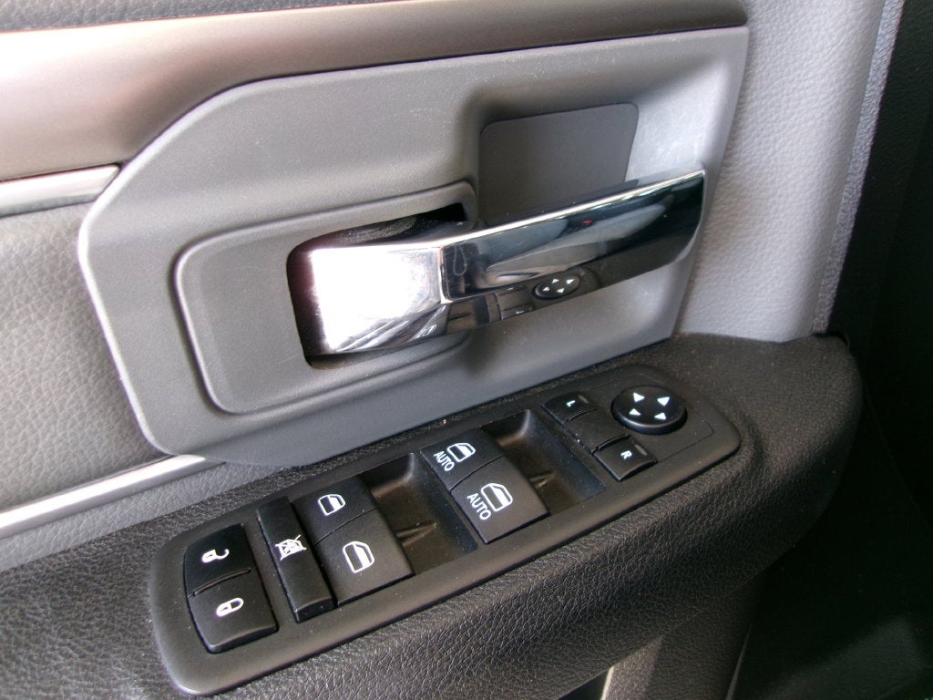 2024 RAM 1500 Classic SLT
