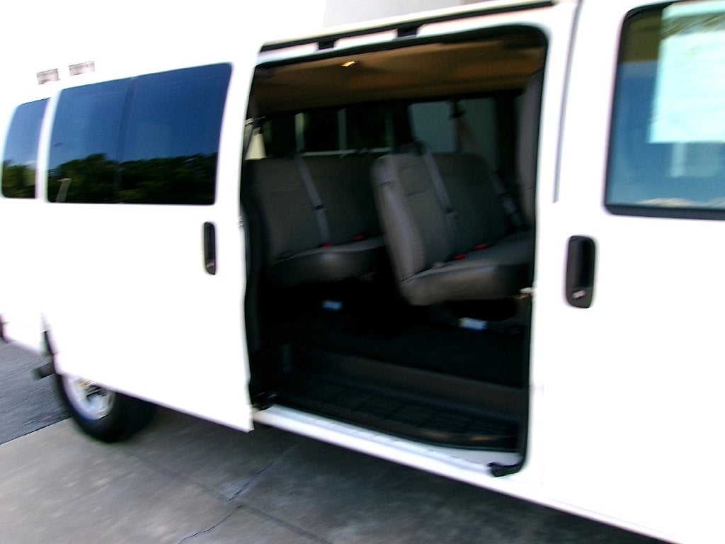 2024 Chevrolet Express 3500 LT Passenger