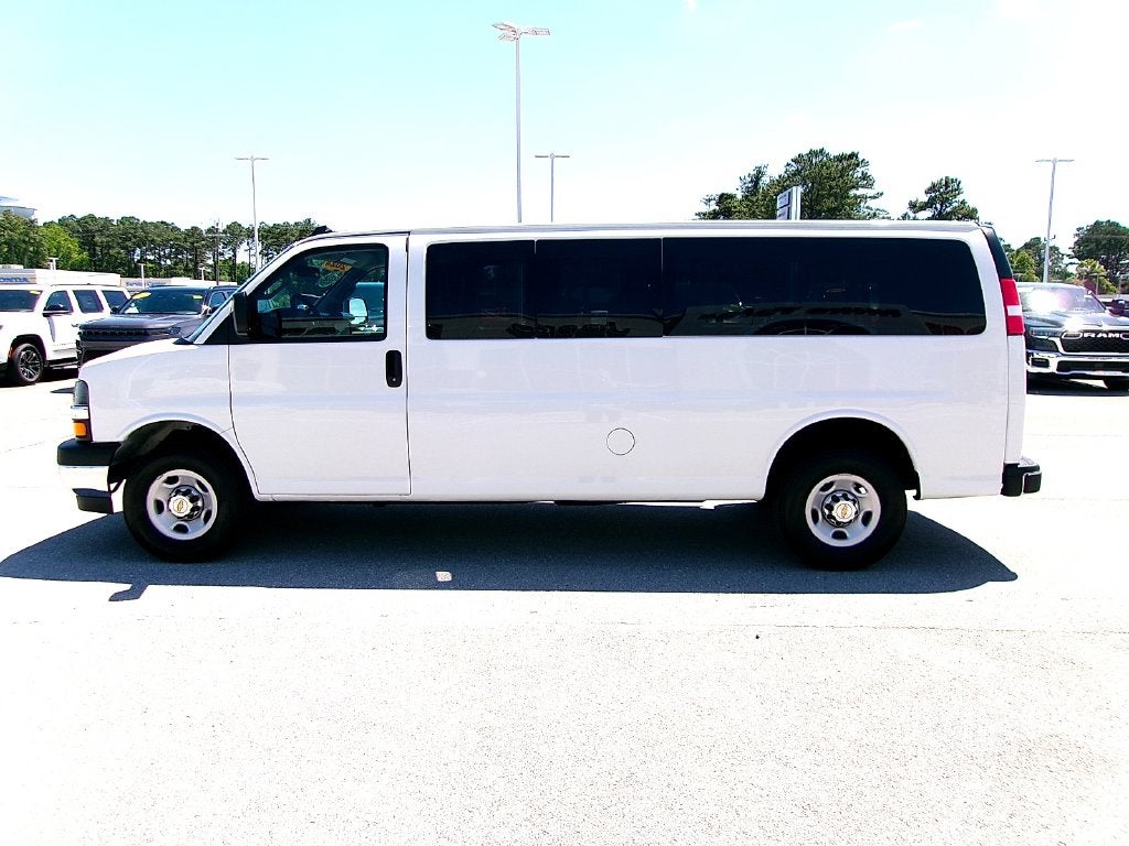 2024 Chevrolet Express 3500 LT Passenger
