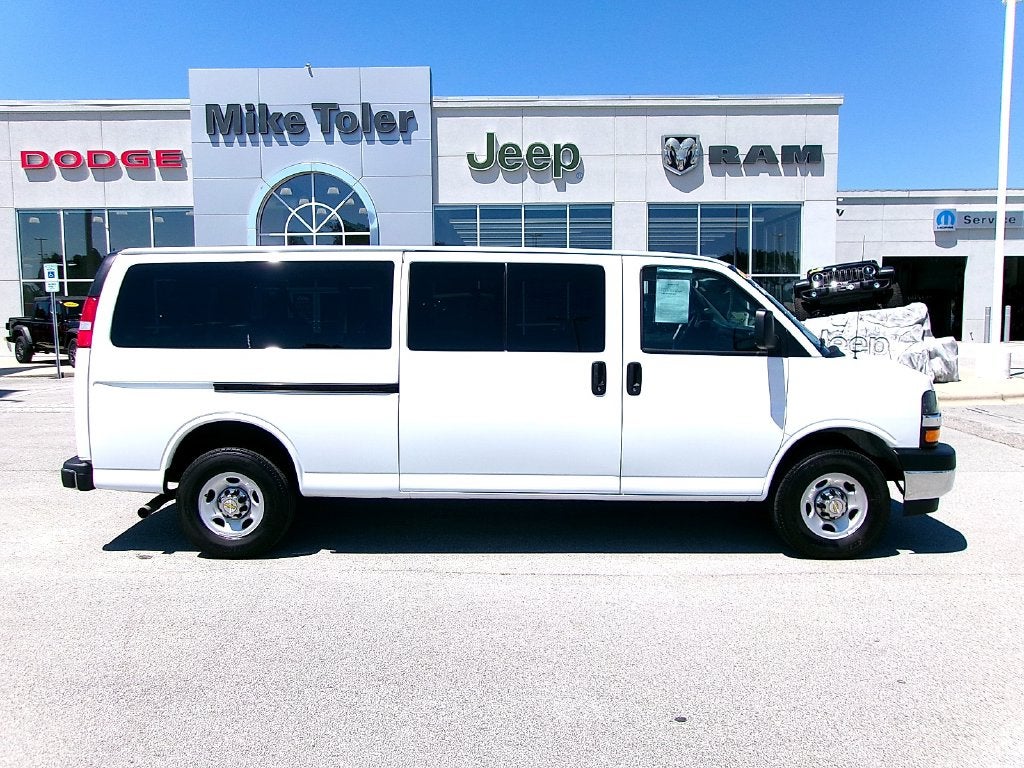 2024 Chevrolet Express 3500 LT Passenger