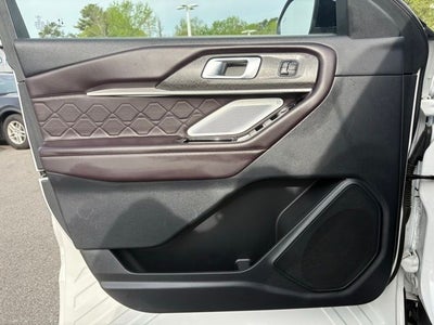 2025 Ford Explorer Platinum