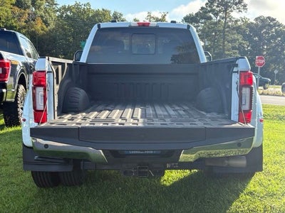 2022 Ford F-350SD Lariat