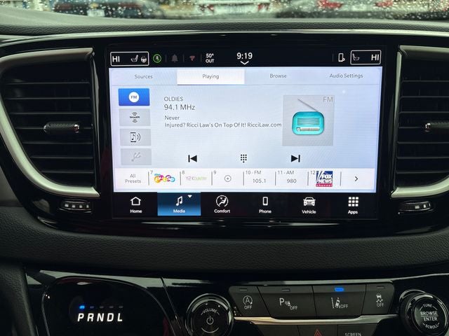 2025 Chrysler Pacifica Select