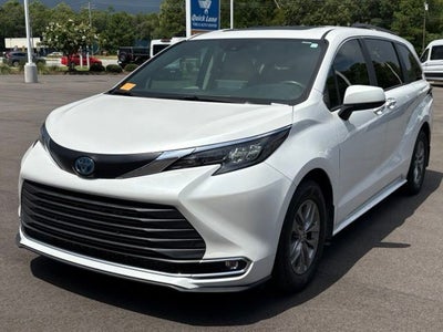2024 Toyota Sienna XLE 7 Passenger