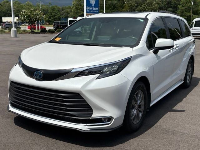 2024 Toyota Sienna XLE 7 Passenger
