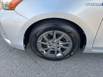 2016 Toyota Prius v Three