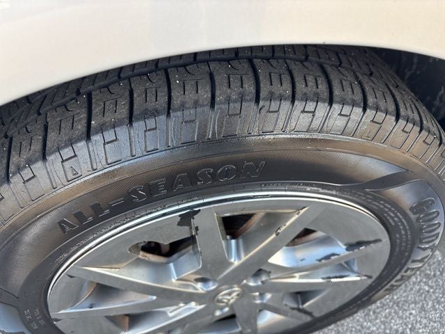 2016 Toyota Prius v Three