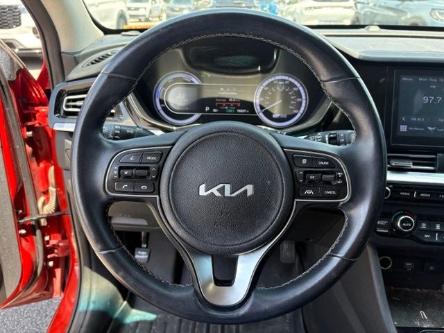 2022 Kia Niro LXS