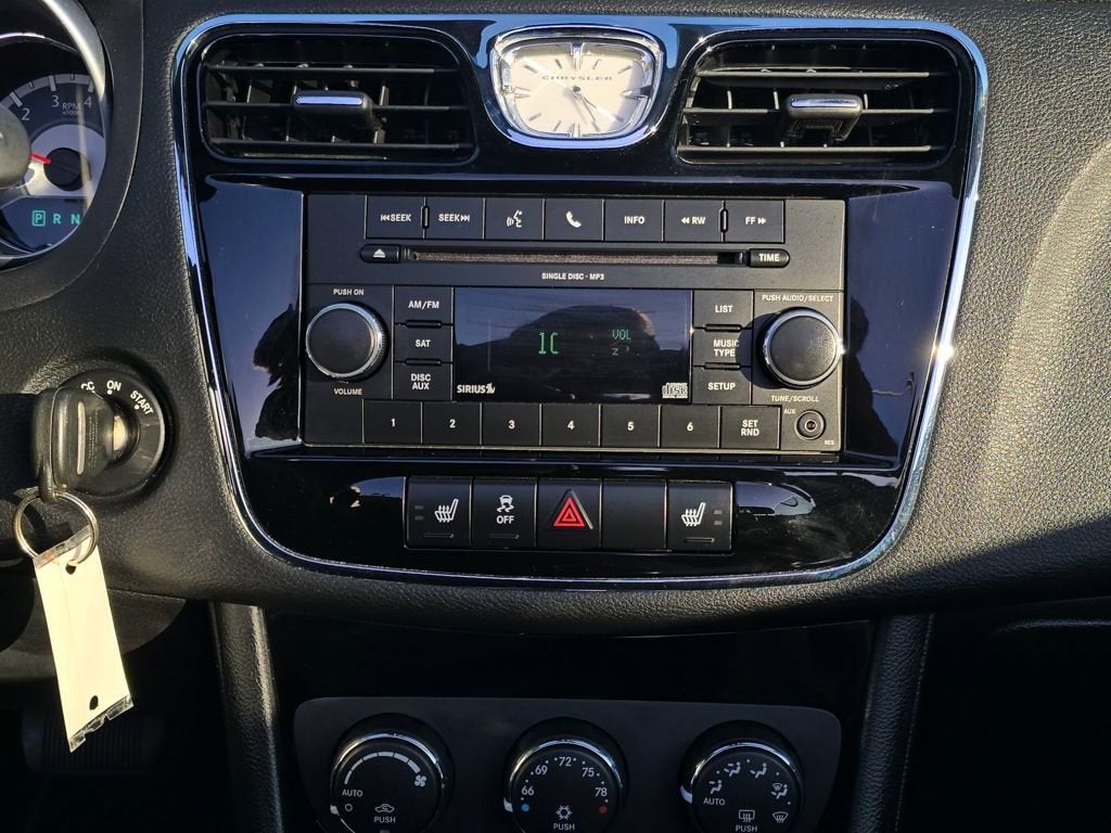 2011 Chrysler 200 Touring