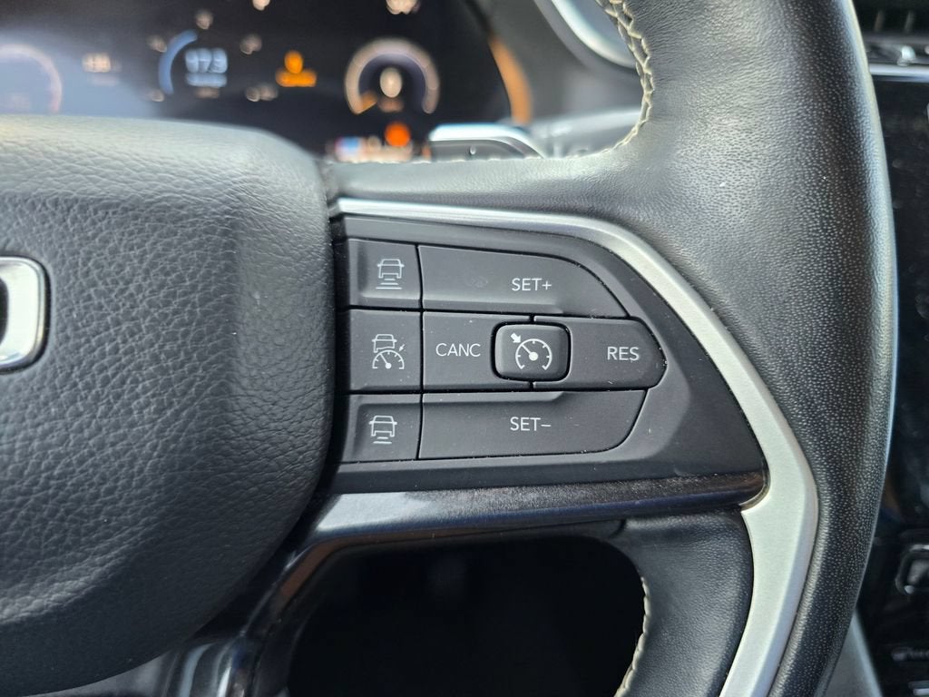 2022 Jeep Grand Cherokee L Laredo 4x2