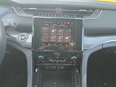 2022 Jeep Grand Cherokee L Laredo 4x2
