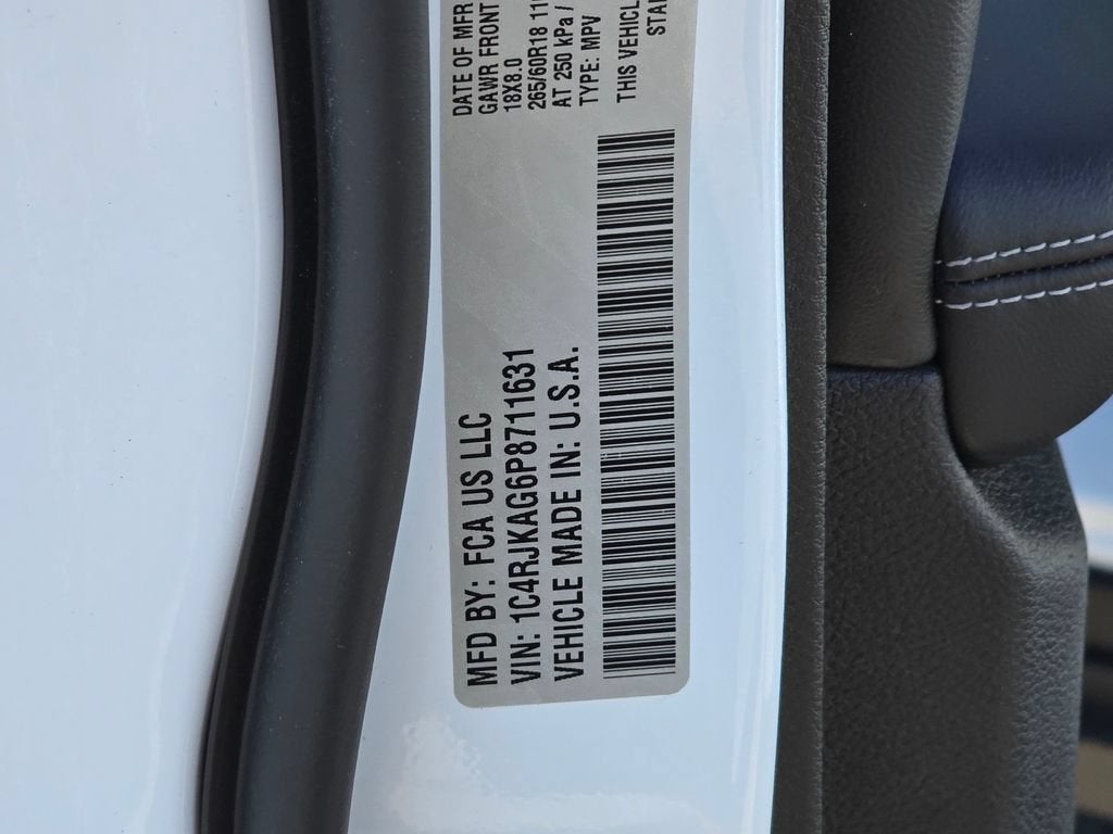 2023 Jeep Grand Cherokee L Laredo 4x4