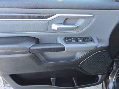 2022 RAM 1500 Big Horn Crew Cab 4x4 5'7" Box