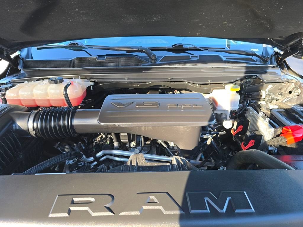 2022 RAM 1500 Big Horn Crew Cab 4x4 5'7" Box