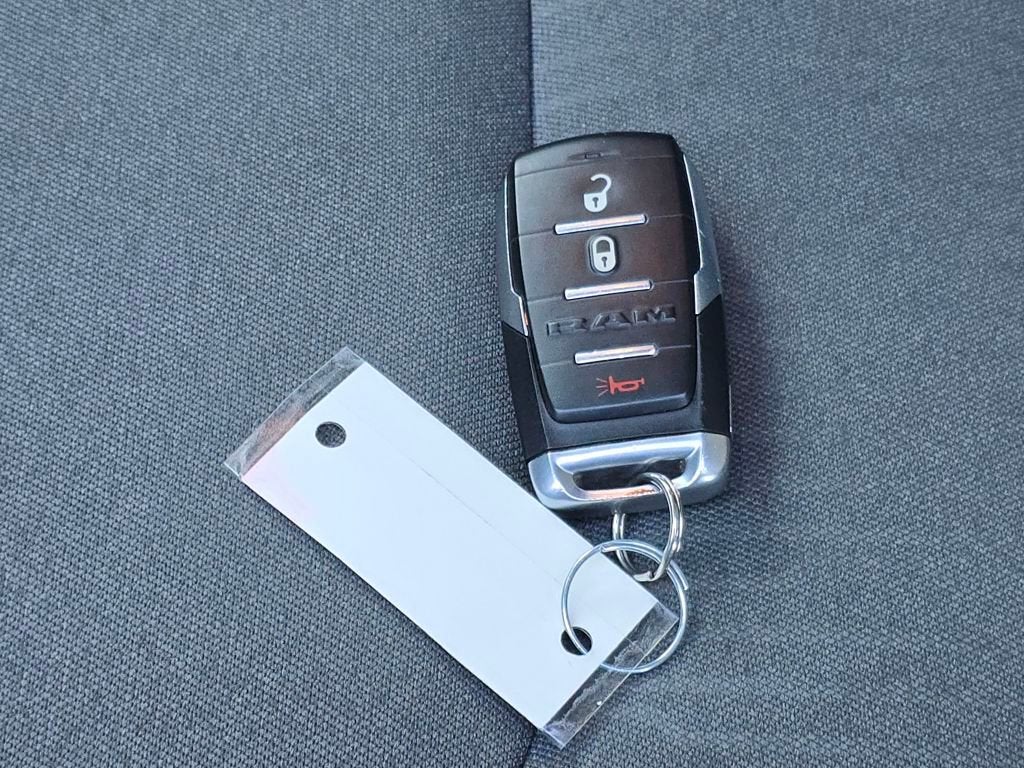 2022 RAM 1500 Big Horn Crew Cab 4x4 5'7" Box