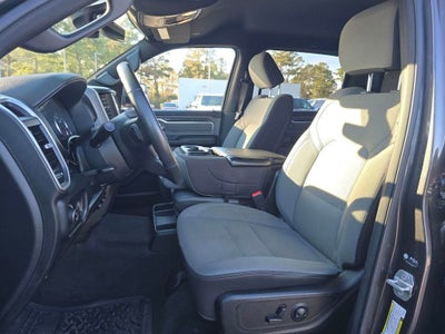 2022 RAM 1500 Big Horn Crew Cab 4x4 5'7" Box