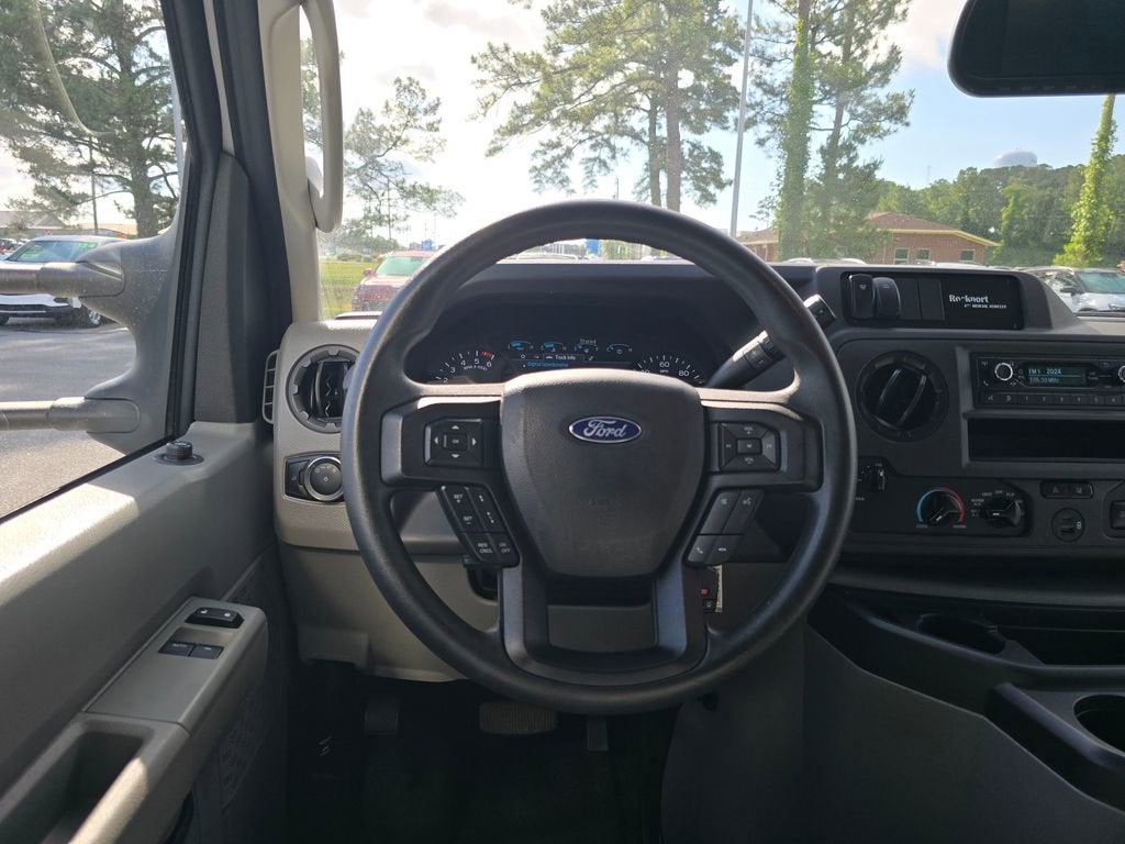 2023 Ford E-Series Cutaway E-350
