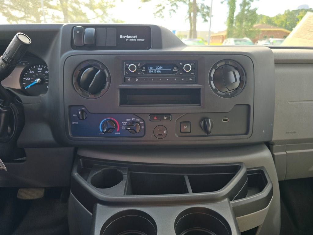 2023 Ford E-Series Cutaway E-350