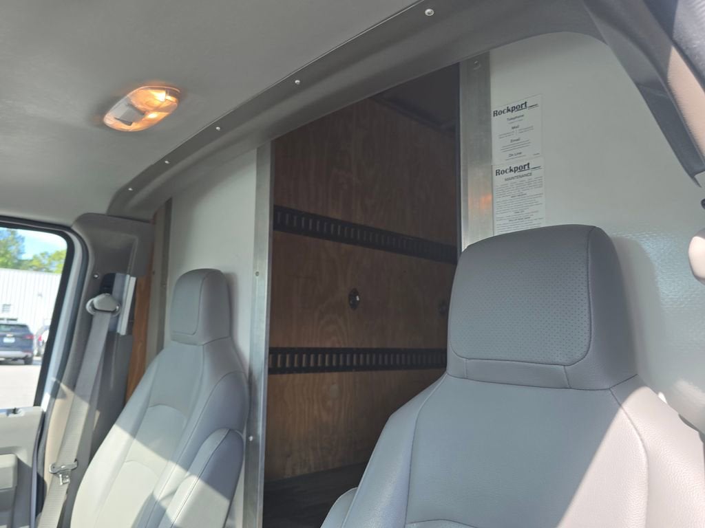 2023 Ford E-Series Cutaway E-350