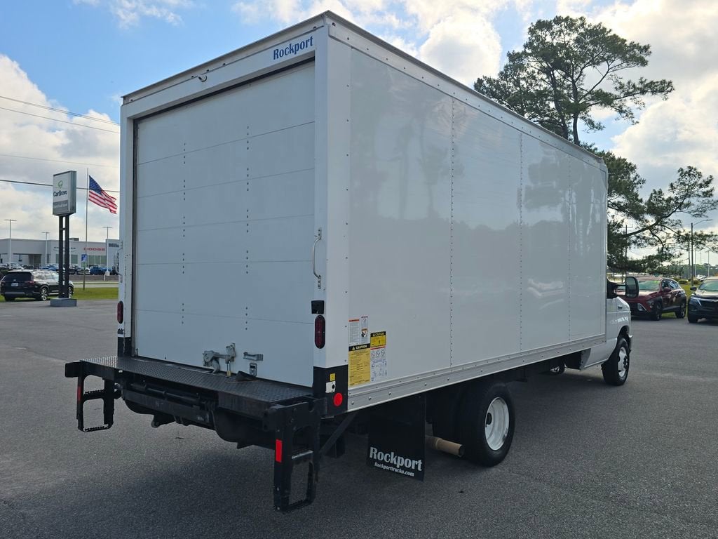 2023 Ford E-Series Cutaway E-350