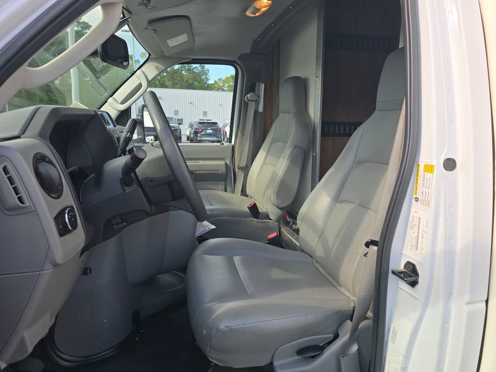 2023 Ford E-Series Cutaway E-350