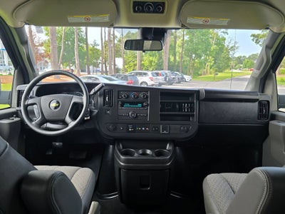 2025 Chevrolet Express Passenger 1LT