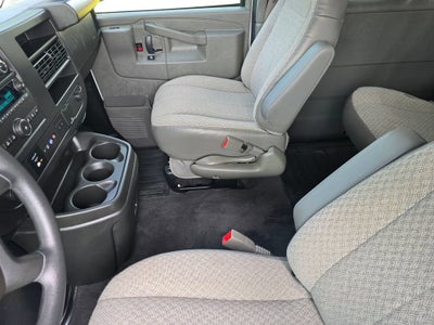 2025 Chevrolet Express Passenger 1LT