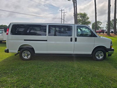 2025 Chevrolet Express Passenger 1LT