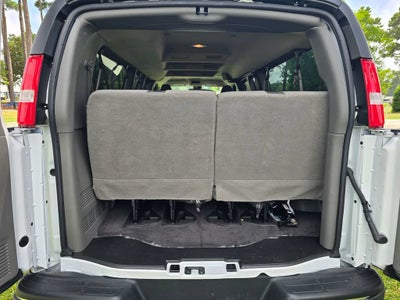 2025 Chevrolet Express Passenger 1LT