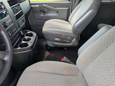 2025 Chevrolet Express Passenger 1LT
