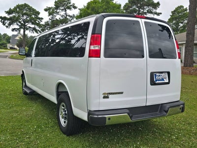 2025 Chevrolet Express Passenger 1LT