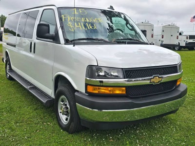 2025 Chevrolet Express Passenger 1LT