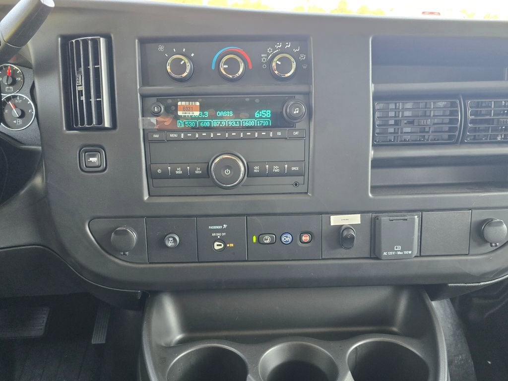 2025 Chevrolet Express Cutaway 3500 1WT