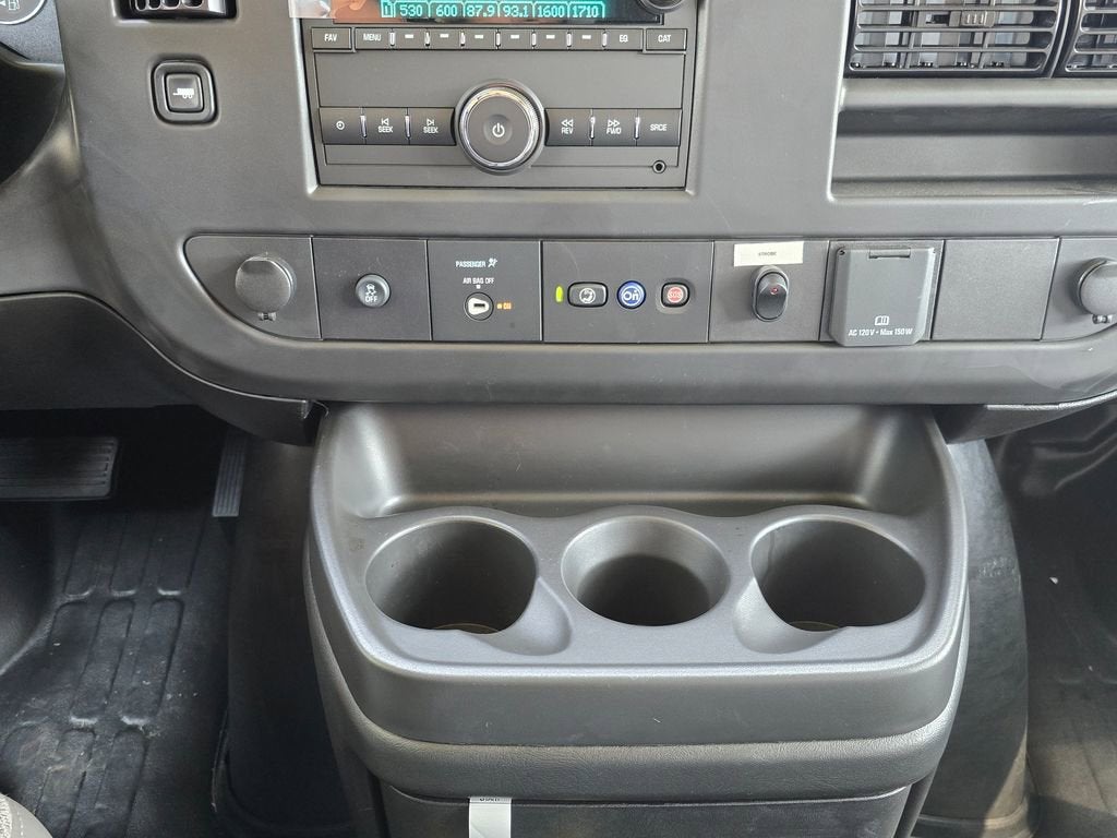 2025 Chevrolet Express Cutaway 3500 1WT