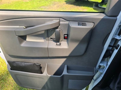 2025 Chevrolet Express Cutaway 3500 1WT