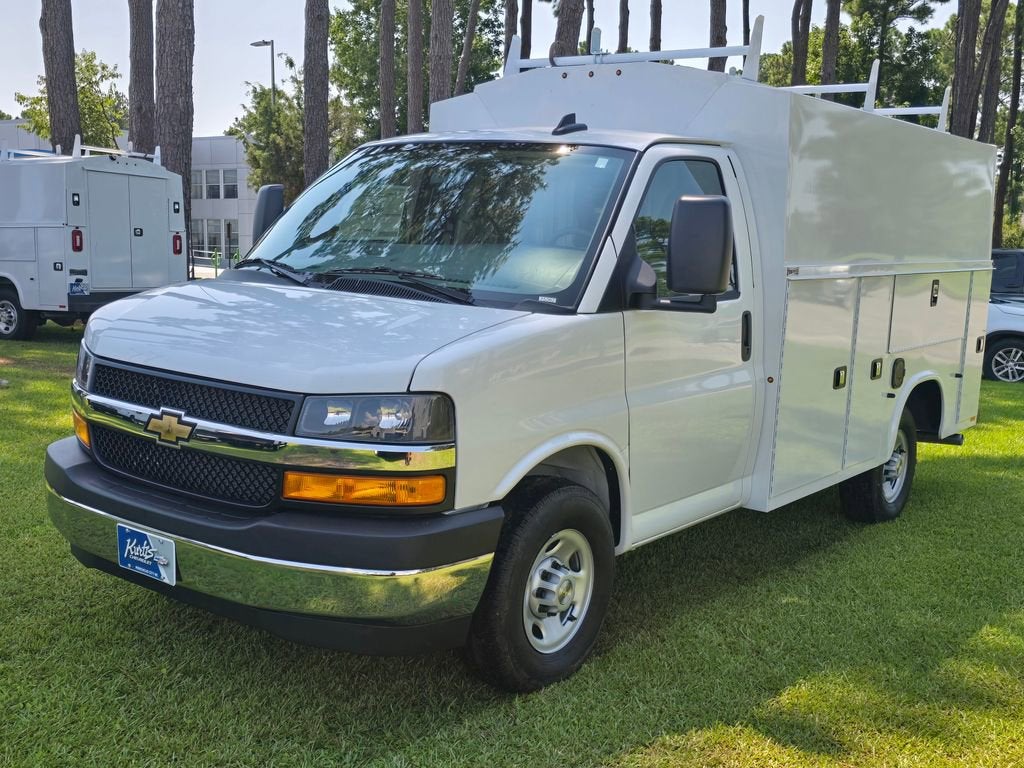 2025 Chevrolet Express Cutaway 3500 1WT