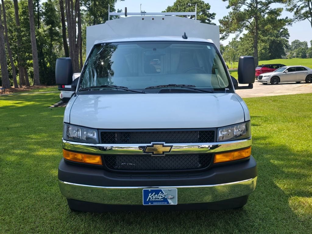 2025 Chevrolet Express Cutaway 3500 1WT