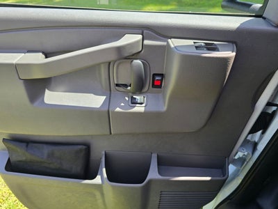 2025 Chevrolet Express Cutaway 3500 1WT