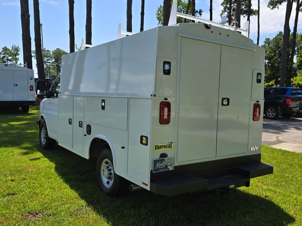 2025 Chevrolet Express Cutaway 3500 1WT