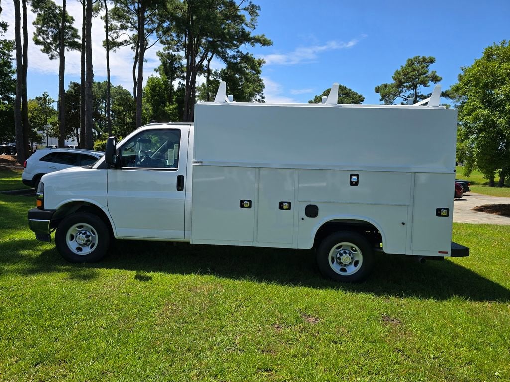 2025 Chevrolet Express Cutaway 3500 1WT