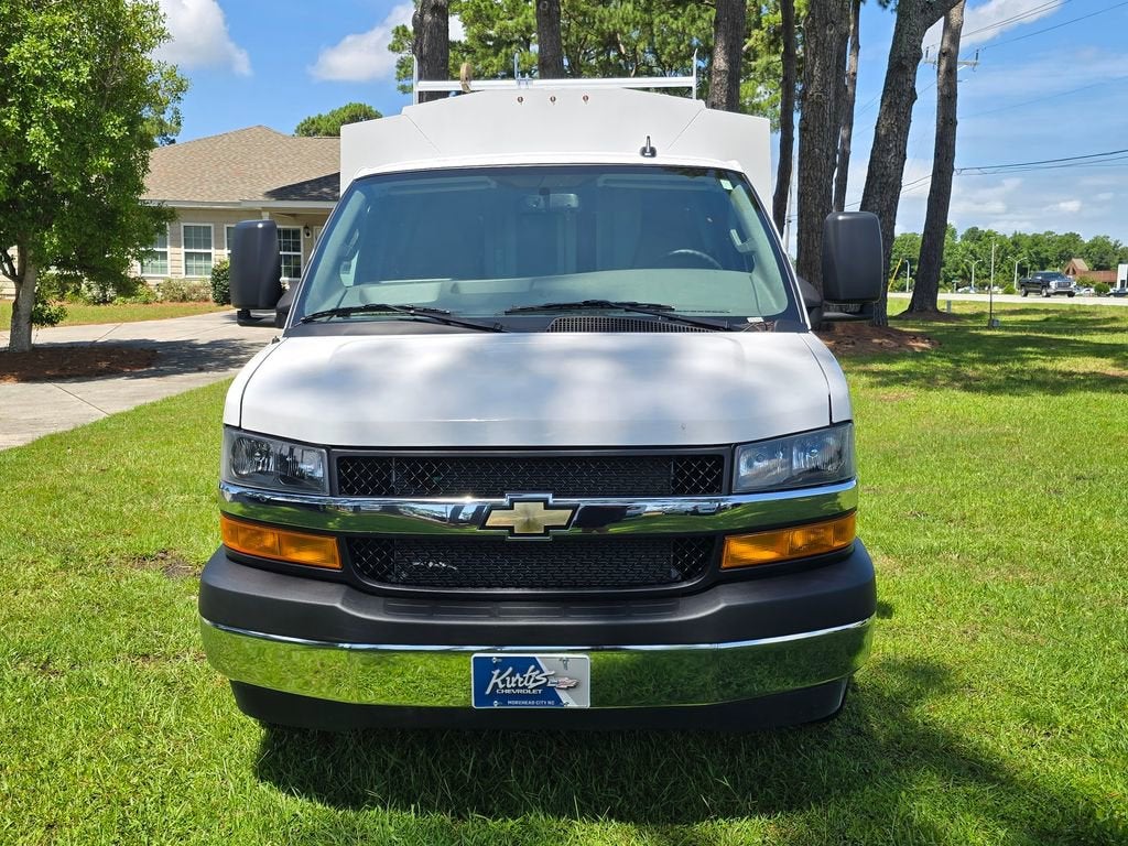 2025 Chevrolet Express Cutaway 3500 1WT