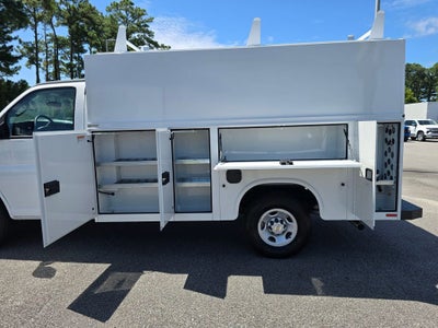 2025 Chevrolet Express Cutaway 3500 1WT