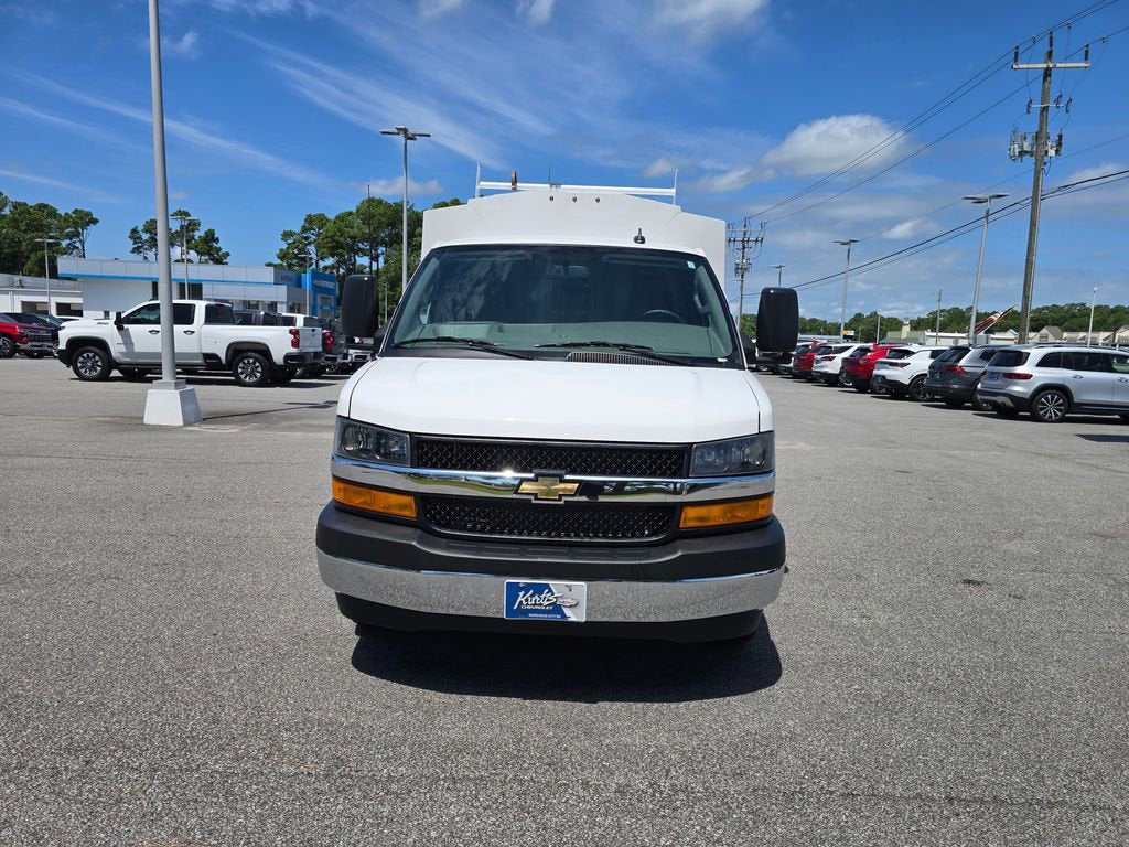 2025 Chevrolet Express Cutaway 3500 1WT