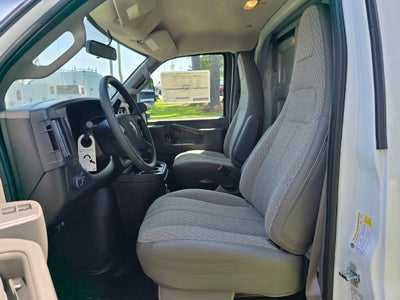 2025 Chevrolet Express Cutaway 3500 1WT