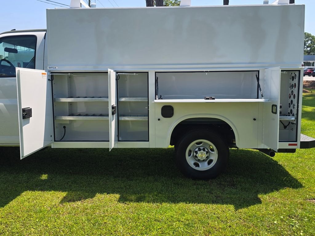 2025 Chevrolet Express Cutaway 3500 1WT