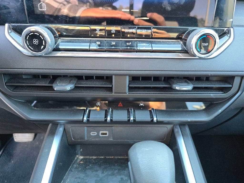 2024 Chevrolet Colorado WT