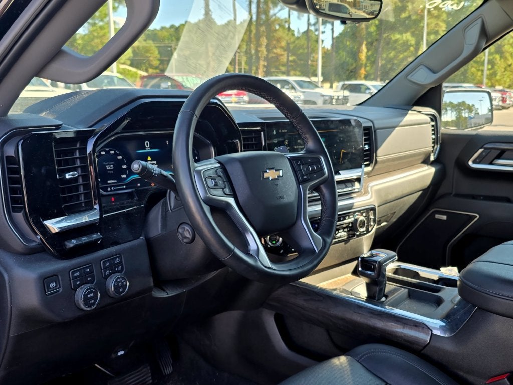 2025 Chevrolet Silverado 1500 LTZ - Photo 12