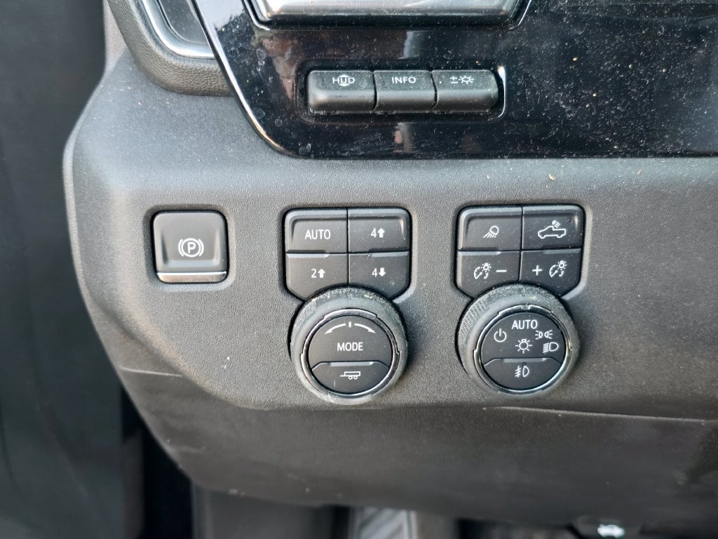 2025 Chevrolet Silverado 1500 LTZ - Photo 22