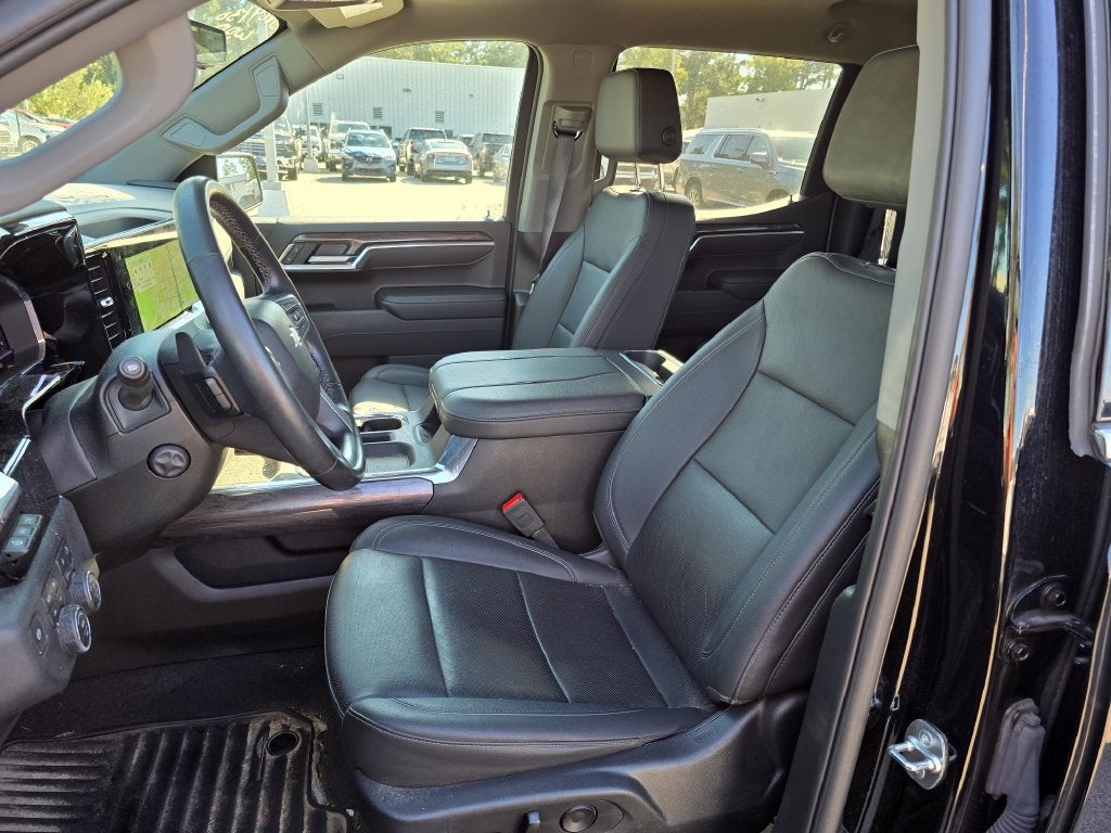 2025 Chevrolet Silverado 1500 LTZ - Photo 24