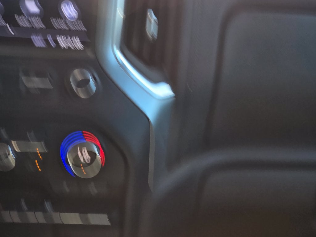 2021 Chevrolet Silverado 1500 LT - Photo 18
